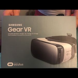 Samsung gear VR headset brand new
